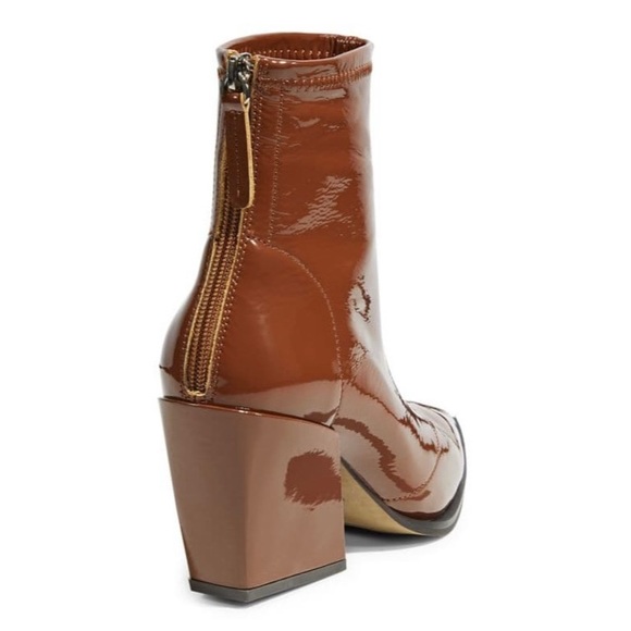 Short ankle-length boots made of paten leather - Picture 3 of 6